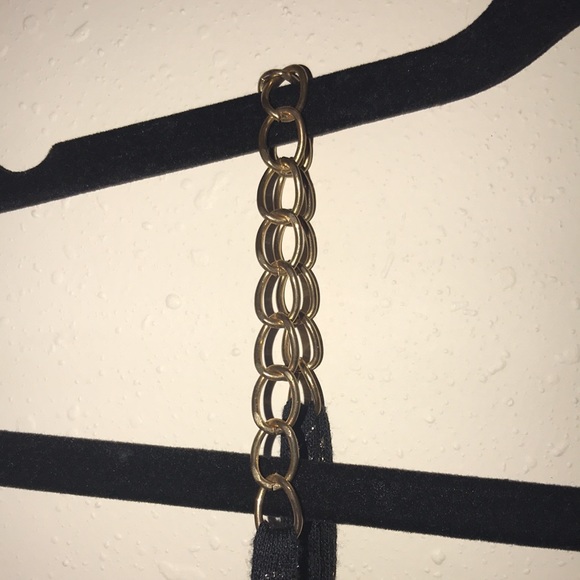 Black and Gold Chain bandana pattern top - Picture 3 of 3
